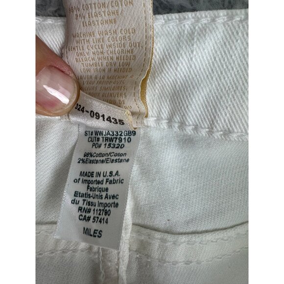 True Religion Womens Relaxed White Miles Relaxed Shorts Size 26 NWT - Picture 8 of 16